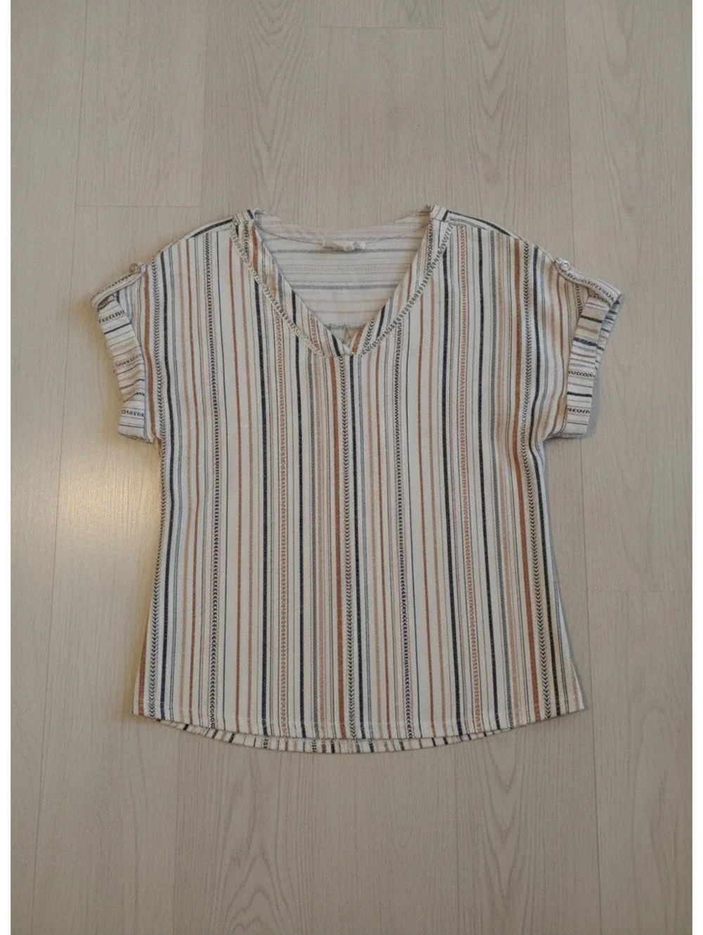 Flower & Feather Women's XL Striped V-Neck Short Sleeve Shirt